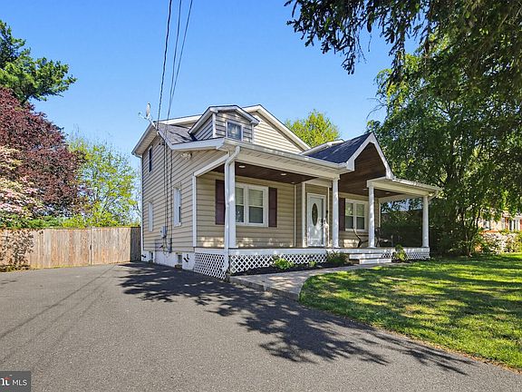 3rd image of 6346 Barnett Ave