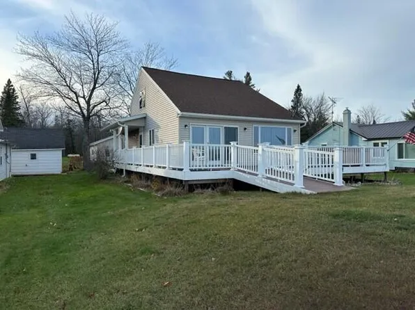13877 S Cottage Rd, Barbeau, MI 49710