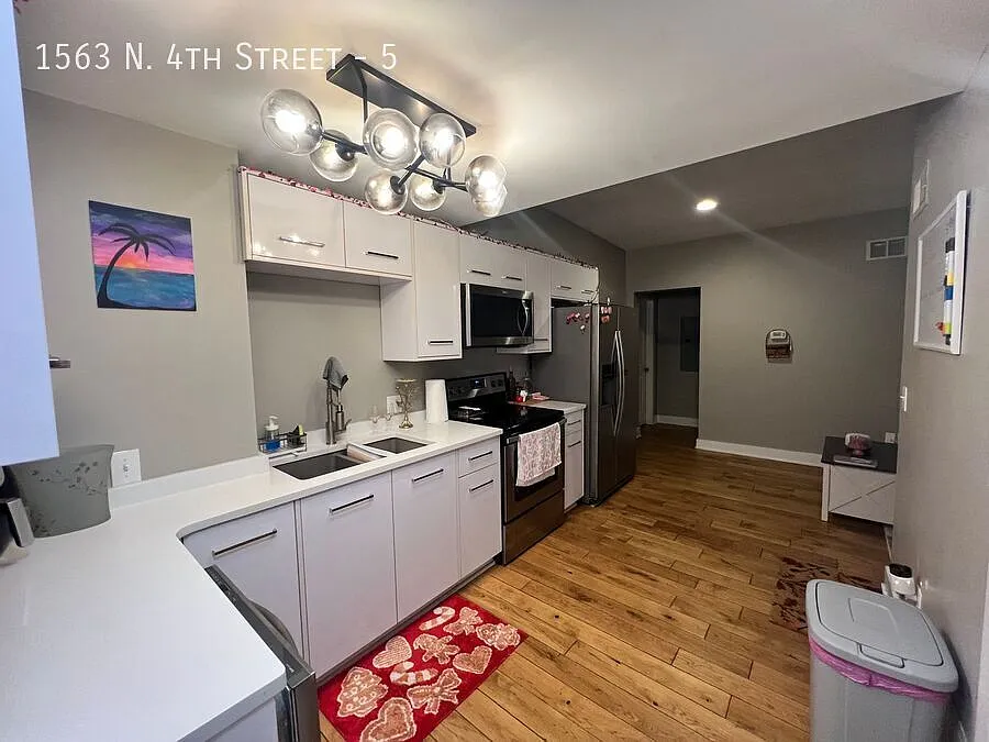 Building Photo - 1563 N 4th St #5