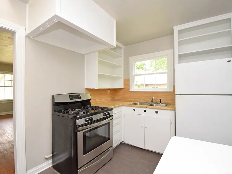 3701 Werner Ave — Photo 7