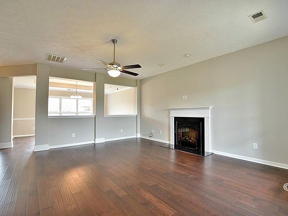3rd image of 89 Lincolnshire Ln