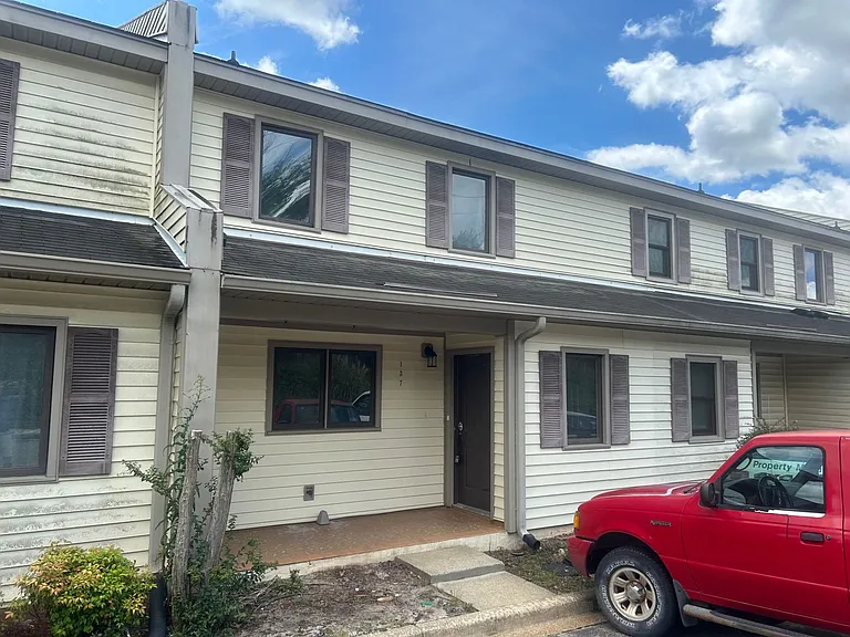137 Lionsgate Dr — Photo 30