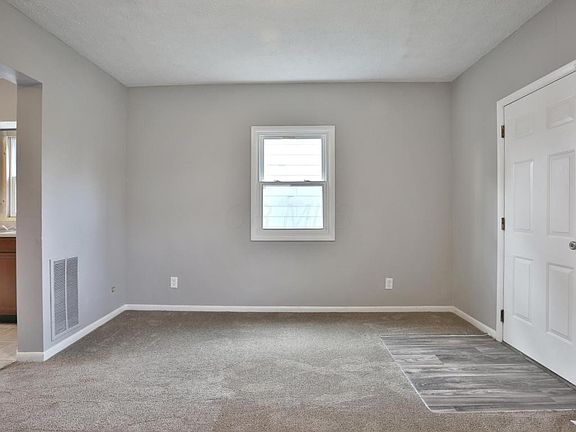 5th image of 924 Miller Ave