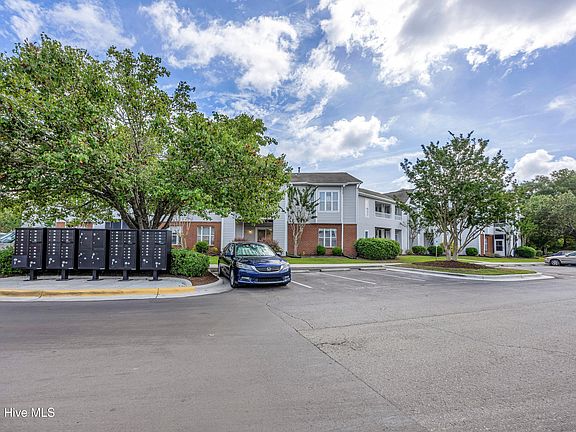 3rd image of 4102 Breezewood Drive Apt 101
