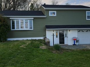1100 Plover Dr, Halethorpe, MD 21227