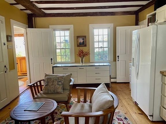 3rd image of 238 Water St