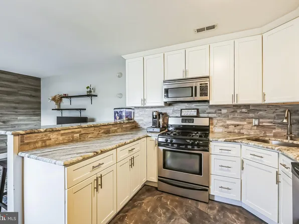 35 Tarragon Ct, Thorofare, NJ 08086