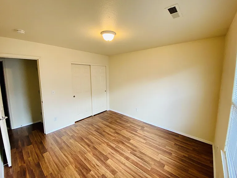 4256 SE Russell St — Photo 16