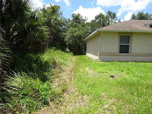 3rd image of 7259 Helliwell St