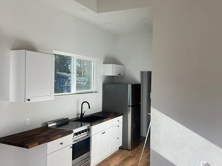 111 Tiger St #D — Photo 2