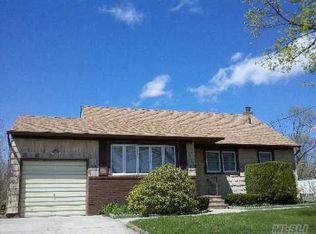 141 Feustal St, West Babylon, NY 11704