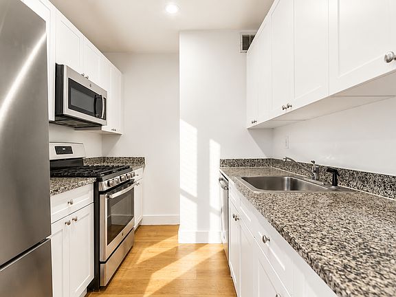 4th image of 50 Murray St #1039