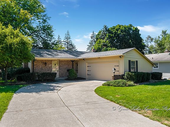 2nd image of 2102 S Eventide Dr NE
