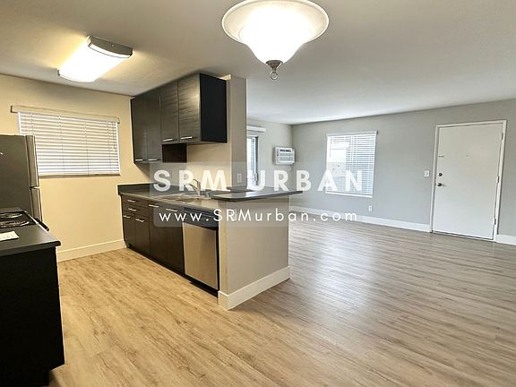 2nd image of 4612 Ohio St #33