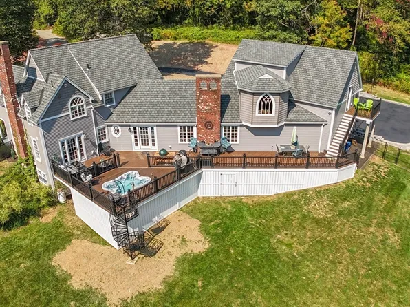 58 Parker St, Leicester, MA 01524