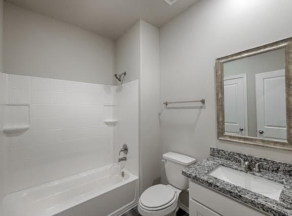 3rd image of 125 Town And Country Dr