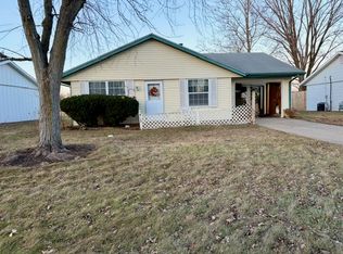 413 W Darby Dr, Otterbein, IN 47970