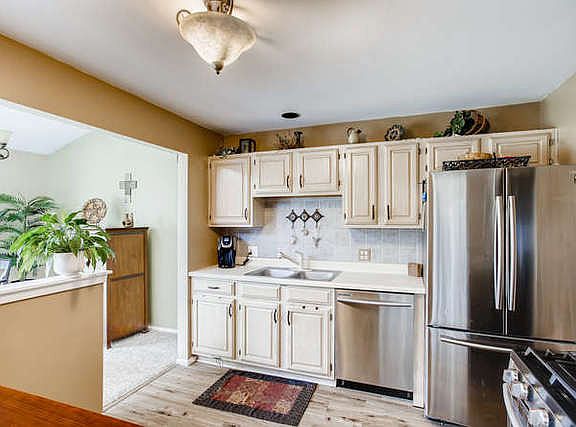 4th image of 211 Dublin Ln #V2