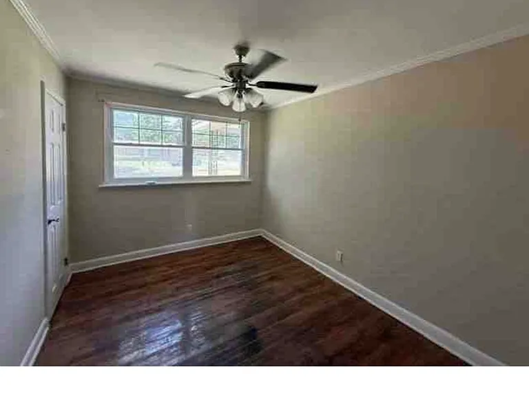 615 Clinton St — Photo 6