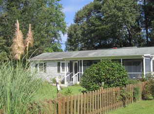 641 Shore Dr, Hartfield, VA 23071