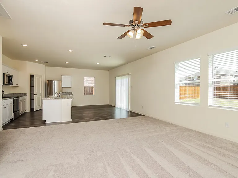 1801 Sandlin Dr — Photo 6