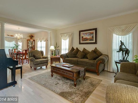 3rd image of 4 Welland Ct