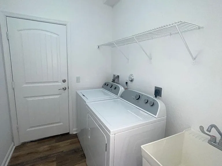 480 NW Windflower Ter — Photo 21