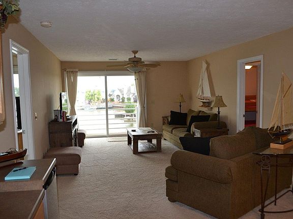 4th image of 146 Marina Point Dr