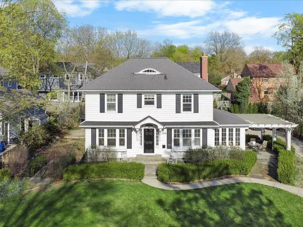 1120 Breton Rd SE, East Grand Rapids, MI 49506