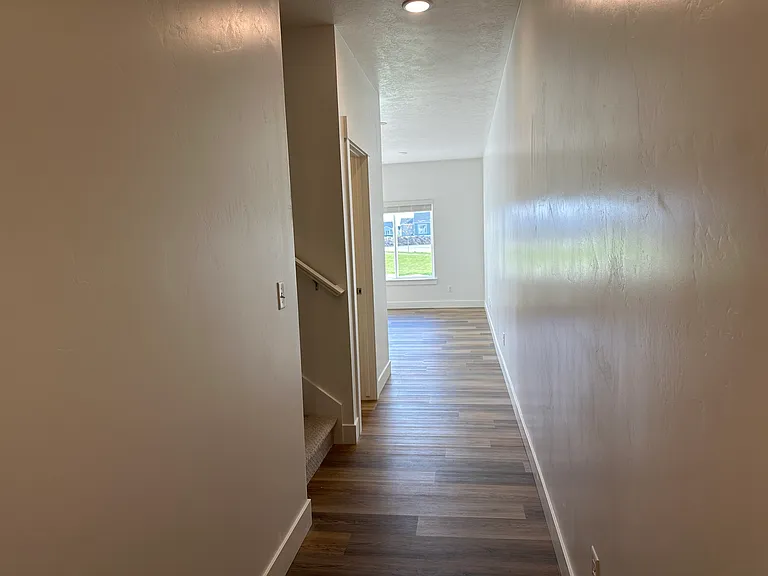 712 W 575 N — Photo 3