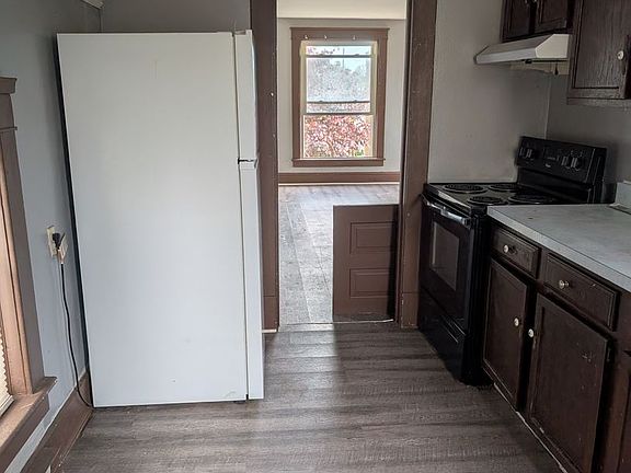 2nd image of 604 Middlebury St