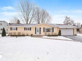 2216 Holly Tree Dr, Davison, MI 48423