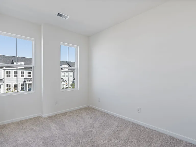619 Southview Ln — Photo 18
