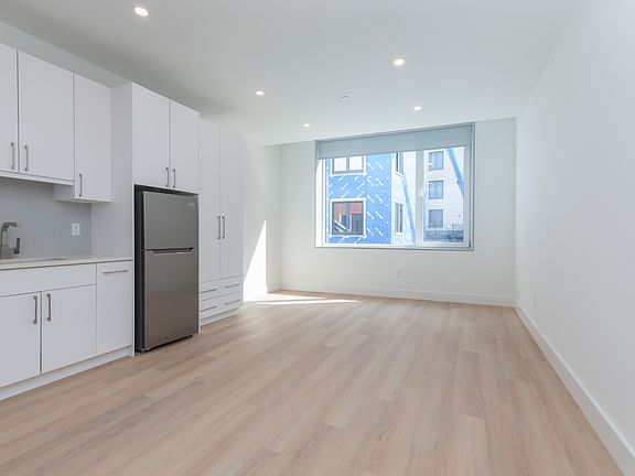 5th image of 1127 Harrison Ave #221