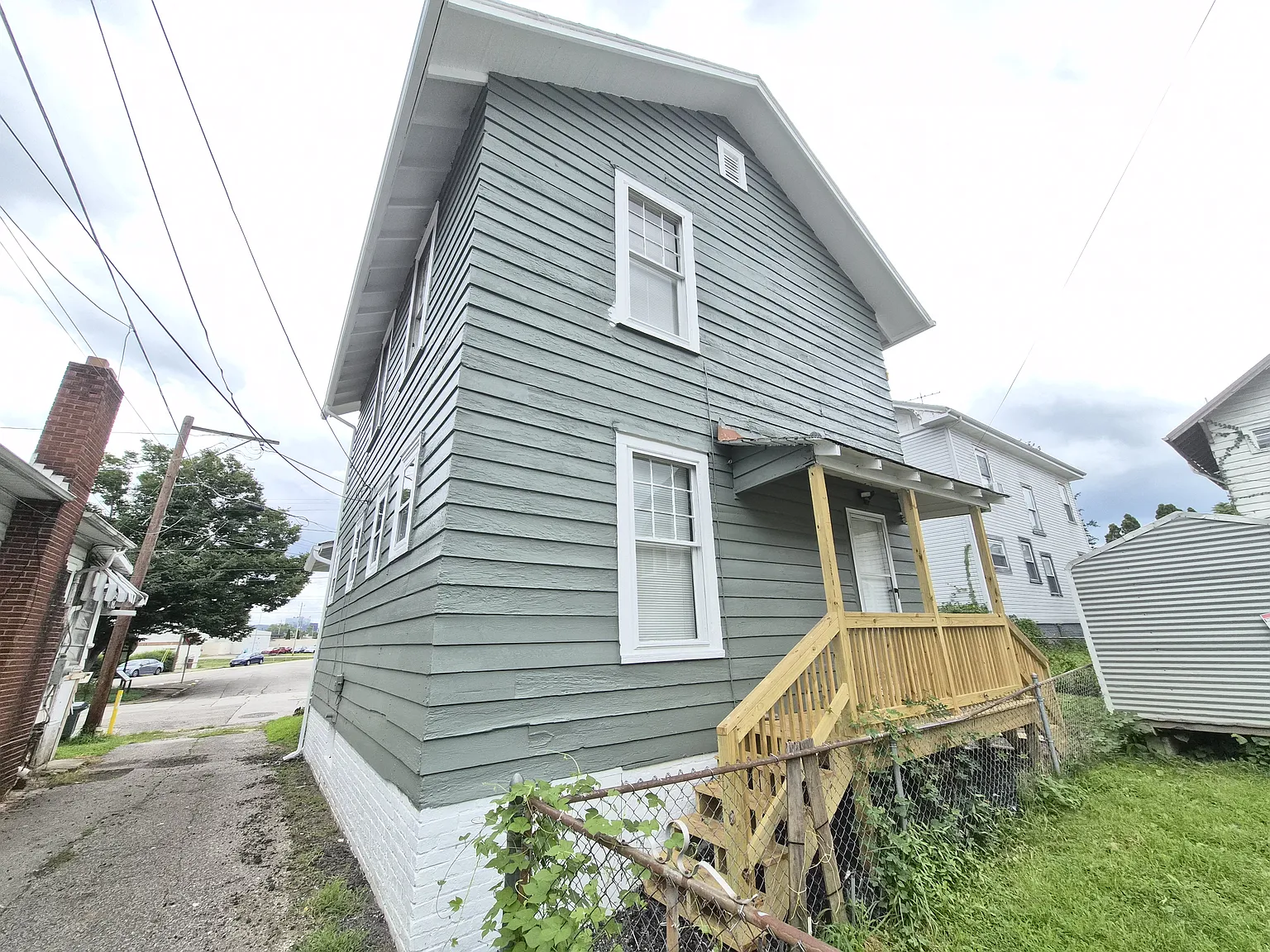 3 bed, 1300 sqft, $1,100 — Photo 3