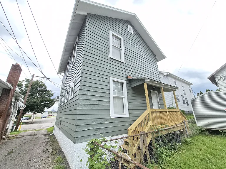 113 Delaware Ave — Photo 3