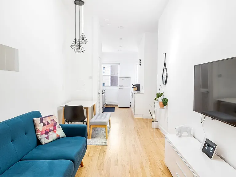 120 Monroe St #3L — Photo 8