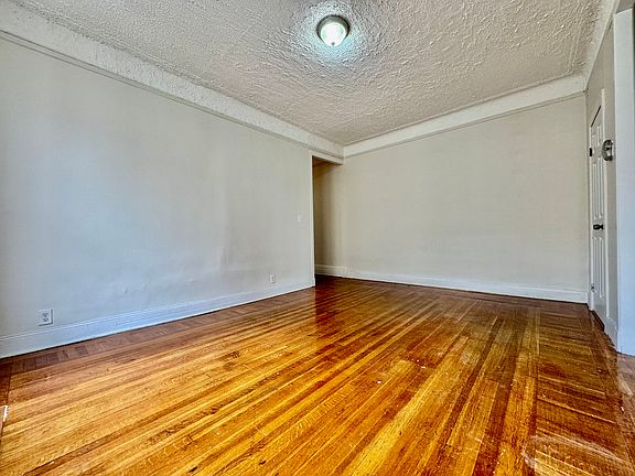 2nd image of 138 Haven Ave APT 25E