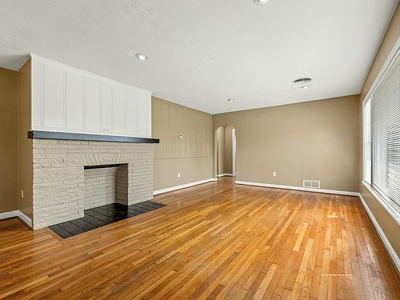 4th image of 308 Baughman Ave