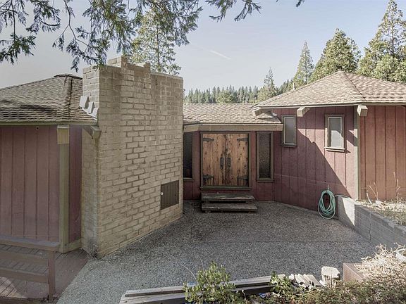 3rd image of 29775 Kerns Dr