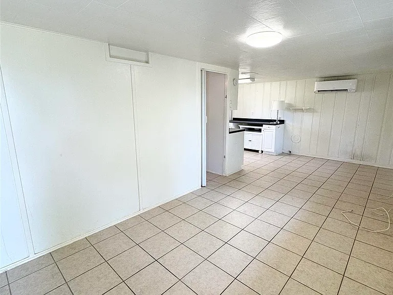 1318 Wilson Ave #A — Photo 4
