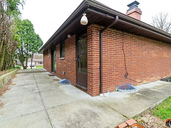 4th image of 3291 Purdue St