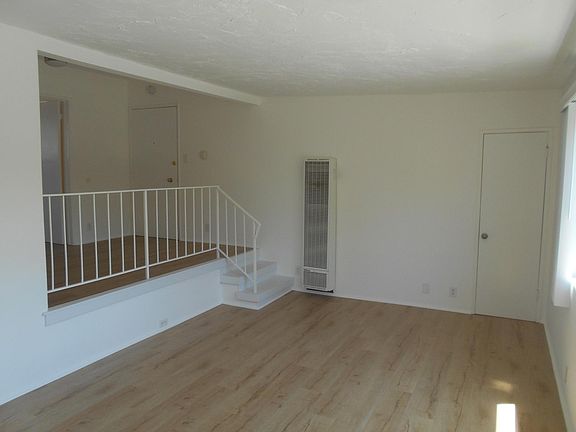 7 living room/ stairs