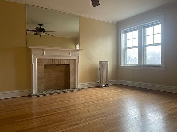 2nd image of 148 N Austin Blvd APT 1B