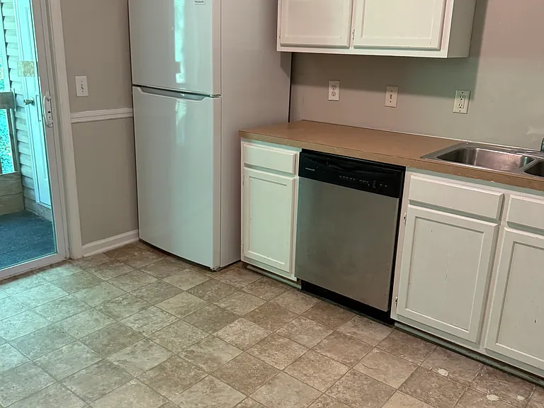 816 Westbrook Ct — Photo 9