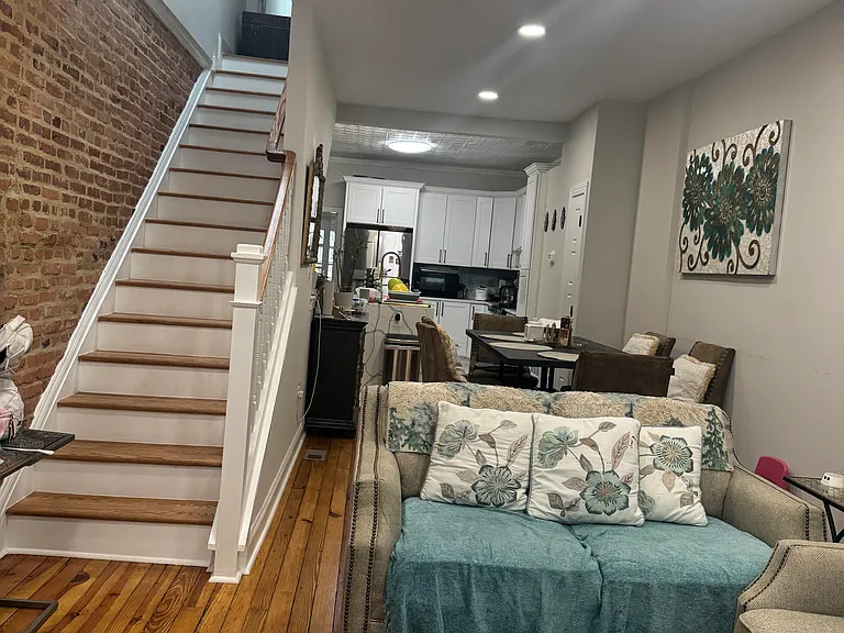 1518 Covington St — Photo 2