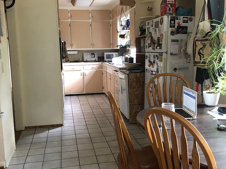 410 Riddle Dr — Photo 8