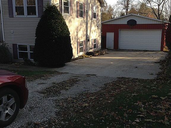 2nd image of 608 E Cypress St