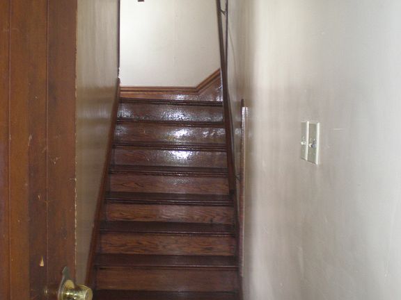 Stairs 1st to landing