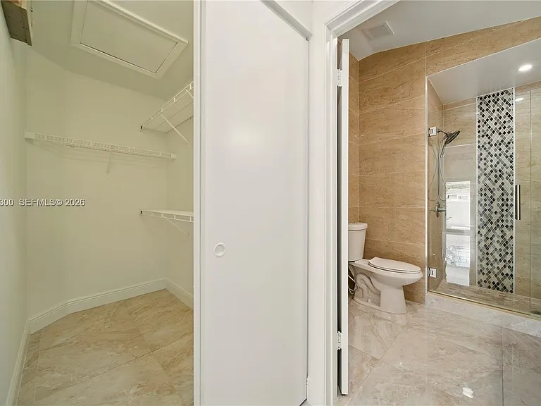 5202 NW 187th St — Photo 10